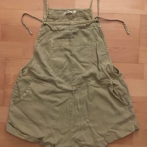 Billabong overalls. Size 6 US.